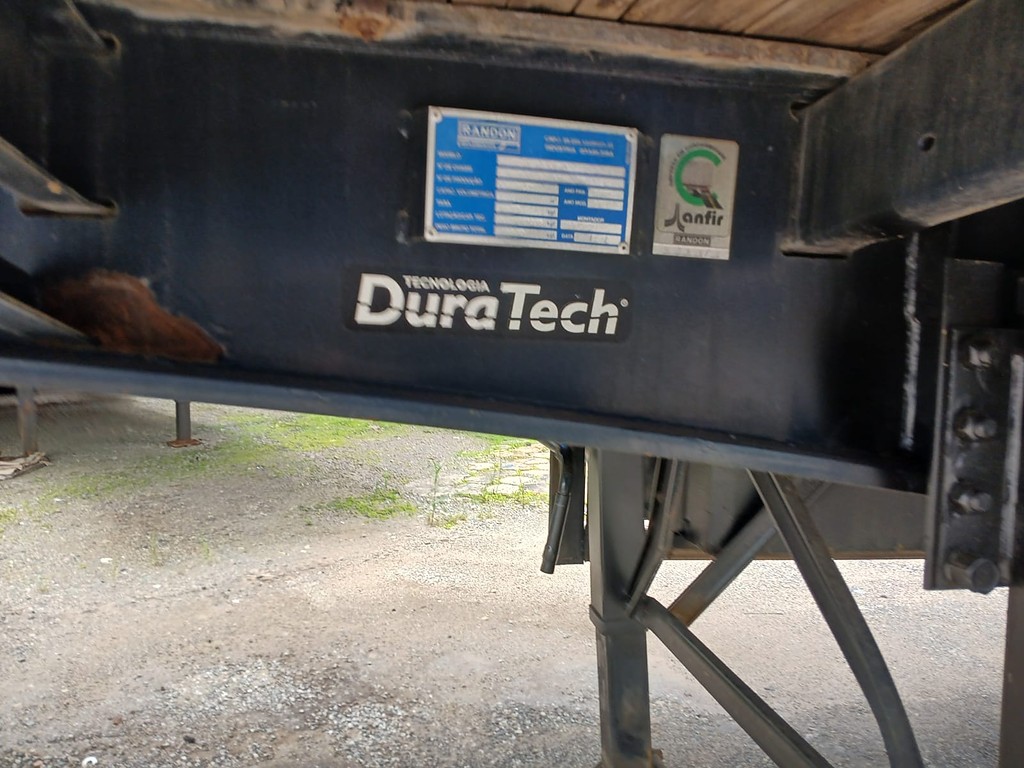 Carreta SEMI-REBOQUE CARGA SECA Randon ANO 2013 1+1+1 Vanderleia de Rodocatarina Implementos LTDA na Santa Catarina