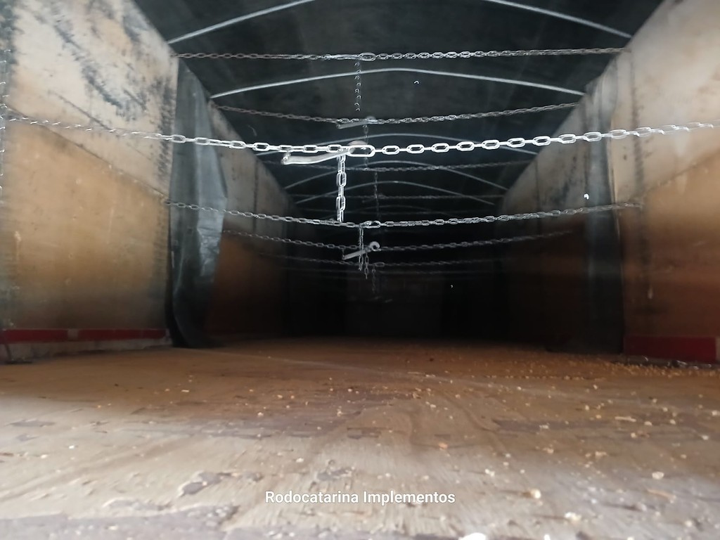 Carreta SEMI-REBOQUE GRANELEIRO Guerra ANO 2011 3 Eixos de Rodocatarina Implementos LTDA na Santa Catarina