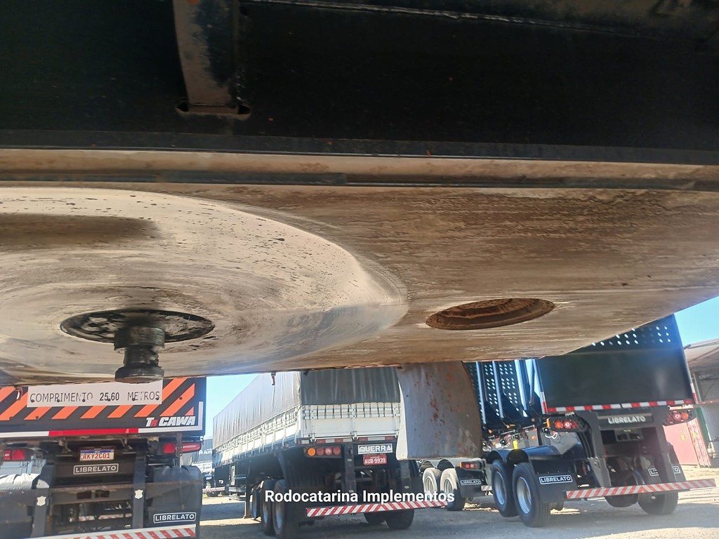 Carreta SEMI-REBOQUE GRANELEIRO Librelato ANO 2013 3 Eixos de Rodocatarina Implementos LTDA na Santa Catarina