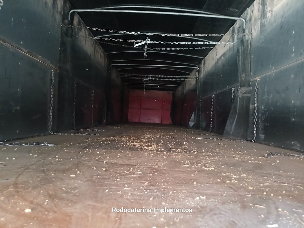 Carreta SEMI-REBOQUE GRANELEIRO Librelato ANO 2013 3 Eixos de Rodocatarina Implementos LTDA na Santa Catarina