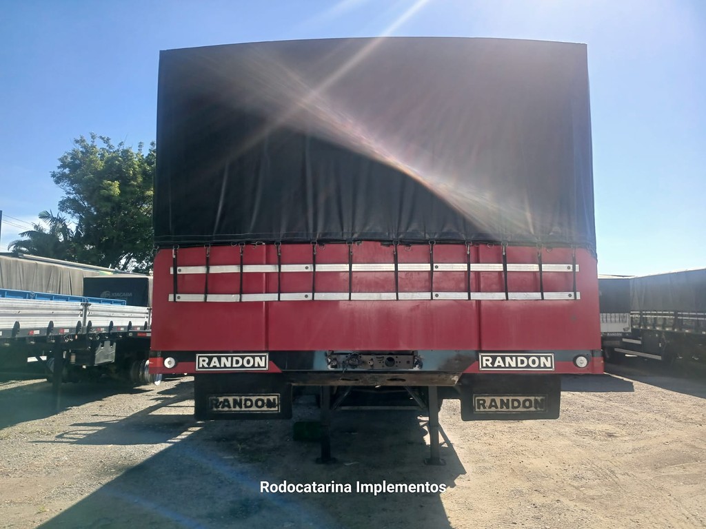 Carreta SEMI-REBOQUE GRANELEIRO Librelato ANO 2013 3 Eixos de Rodocatarina Implementos LTDA na Santa Catarina