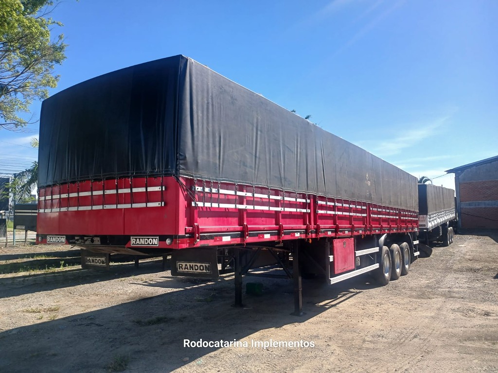 Carreta SEMI-REBOQUE GRANELEIRO Librelato ANO 2013 3 Eixos de Rodocatarina Implementos LTDA na Santa Catarina