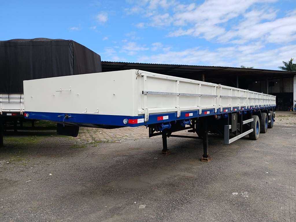 Carreta SEMI-REBOQUE CARGA SECA Randon ANO 2013 1+1+1 Vanderleia de Rodocatarina Implementos LTDA na Santa Catarina