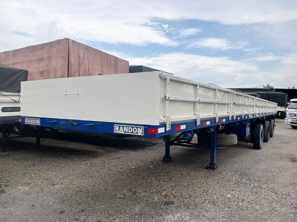 Carreta SEMI-REBOQUE CARGA SECA Randon ANO 2008 1+1+1 Vanderleia de Rodocatarina Implementos LTDA na Santa Catarina