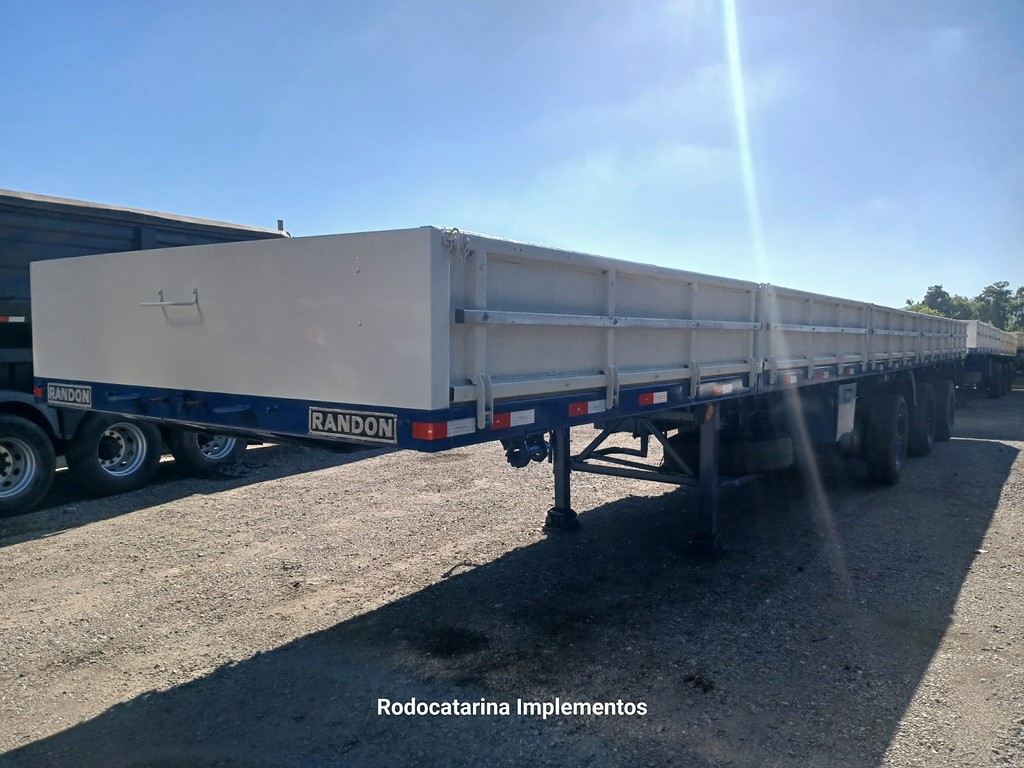 Carreta SEMI-REBOQUE CARGA SECA Randon ANO 2008 1+1+1 Vanderleia de Rodocatarina Implementos LTDA na Santa Catarina