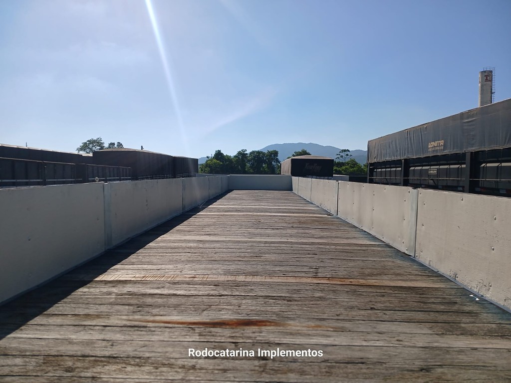 Carreta SEMI-REBOQUE CARGA SECA Randon ANO 2008 1+1+1 Vanderleia de Rodocatarina Implementos LTDA na Santa Catarina