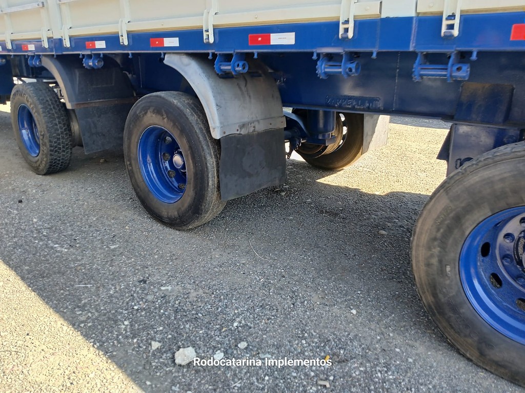Carreta SEMI-REBOQUE CARGA SECA Randon ANO 2008 1+1+1 Vanderleia de Rodocatarina Implementos LTDA na Santa Catarina