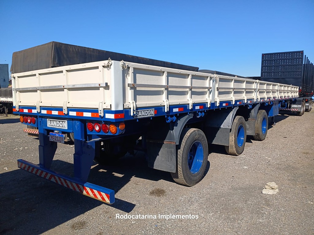 Carreta SEMI-REBOQUE CARGA SECA Randon ANO 2008 1+1+1 Vanderleia de Rodocatarina Implementos LTDA na Santa Catarina