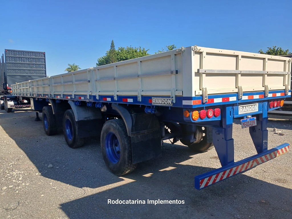 Carreta SEMI-REBOQUE CARGA SECA Randon ANO 2008 1+1+1 Vanderleia de Rodocatarina Implementos LTDA na Santa Catarina