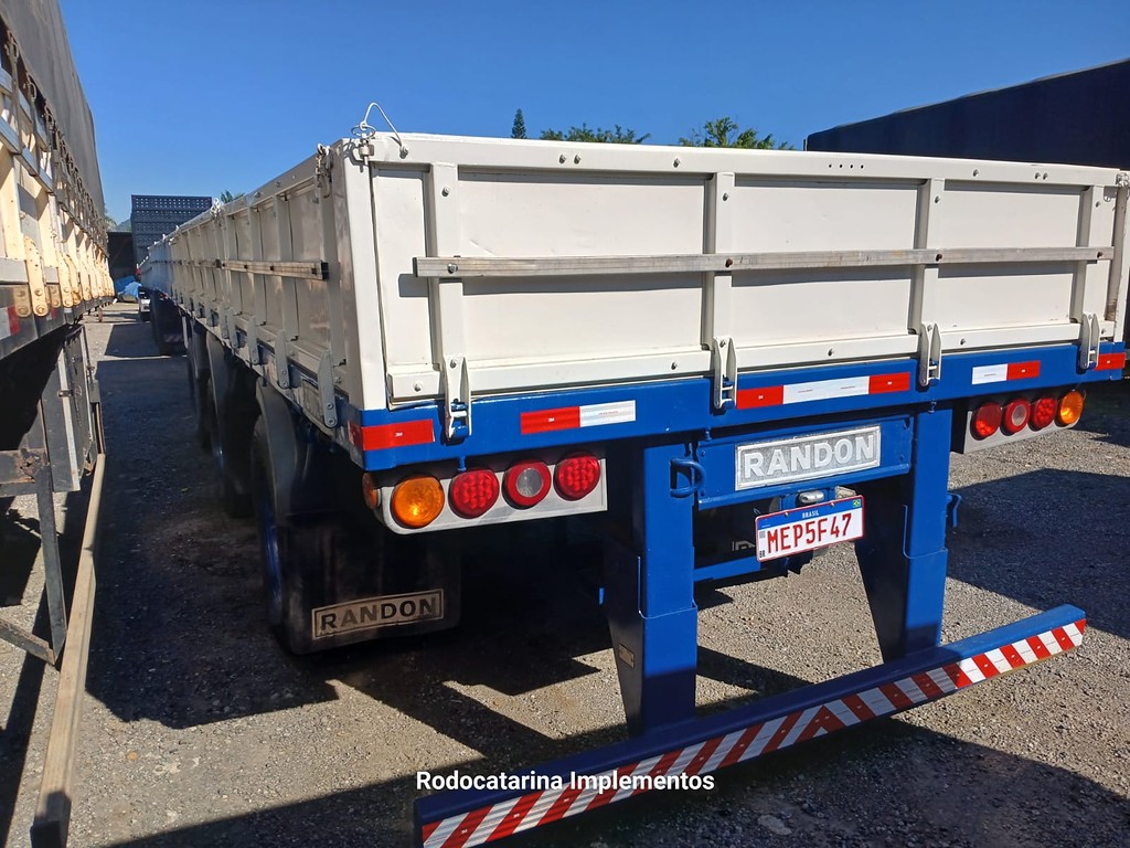 Carreta SEMI-REBOQUE CARGA SECA Randon ANO 2008 1+1+1 Vanderleia de Rodocatarina Implementos LTDA na Santa Catarina