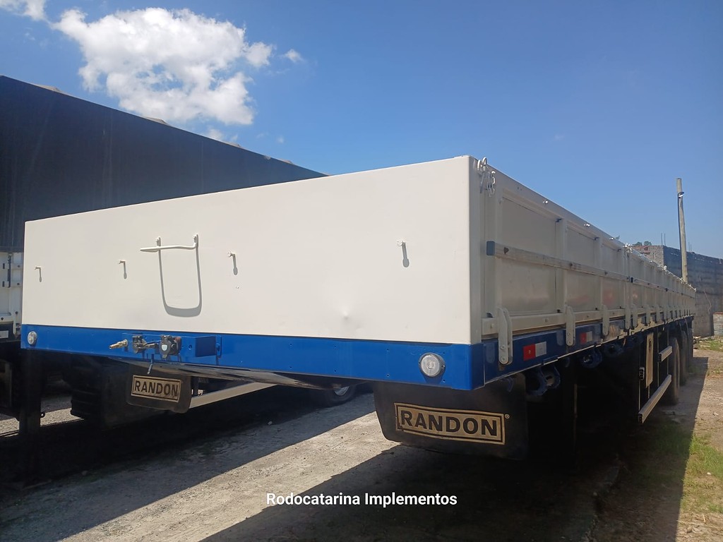 Carreta SEMI-REBOQUE CARGA SECA Randon ANO 2013 1 Eixo de Rodocatarina Implementos LTDA na Santa Catarina