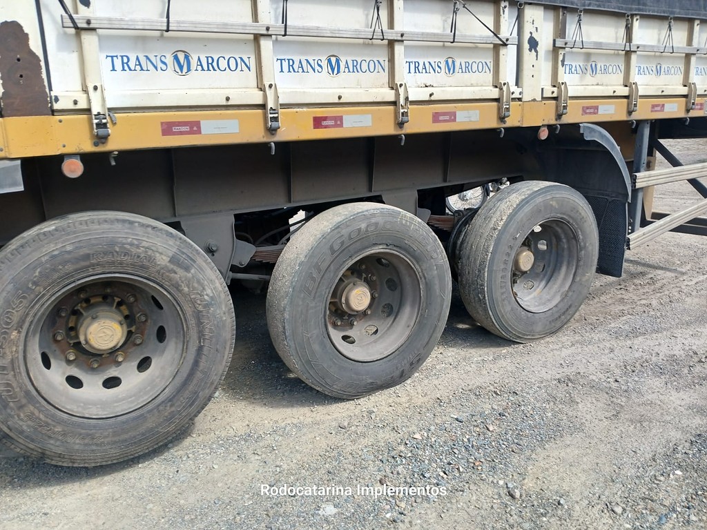 Carreta SEMI-REBOQUE GRANELEIRO Randon ANO 2015 3 Eixos de Rodocatarina Implementos LTDA na Santa Catarina