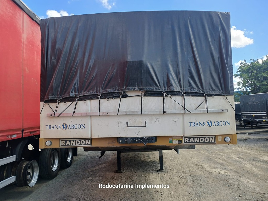Carreta SEMI-REBOQUE GRANELEIRO Randon ANO 2015 3 Eixos de Rodocatarina Implementos LTDA na Santa Catarina