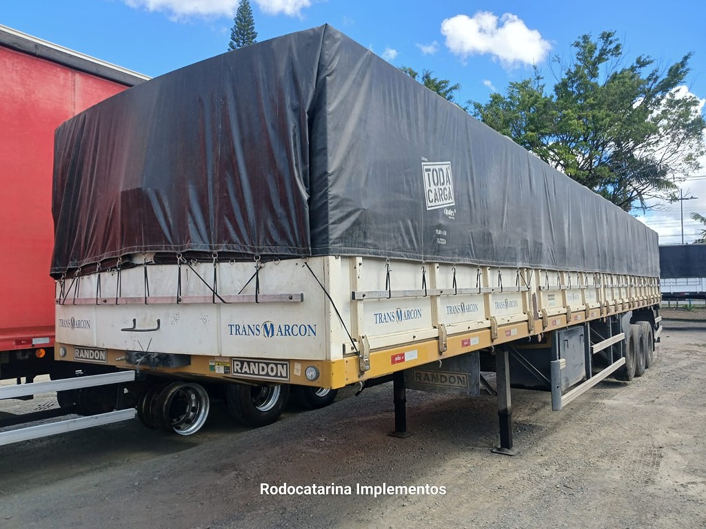 Carreta SEMI-REBOQUE GRANELEIRO Randon ANO 2015 3 Eixos de Rodocatarina Implementos LTDA na Santa Catarina