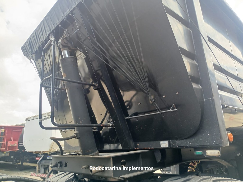 Carreta BITREM BASCULANTE Librelato ANO 2021 4 Eixos de Rodocatarina Implementos LTDA na Santa Catarina