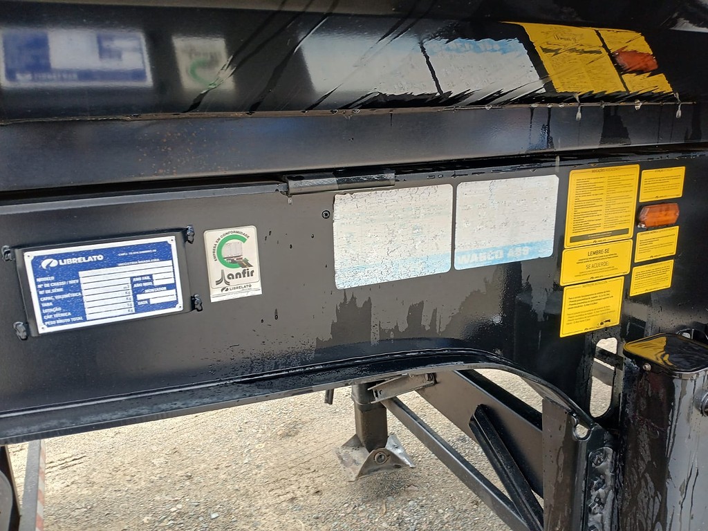 Carreta SEMI-REBOQUE BASCULANTE Librelato ANO 2023 4 Eixos de Rodocatarina Implementos LTDA na Santa Catarina