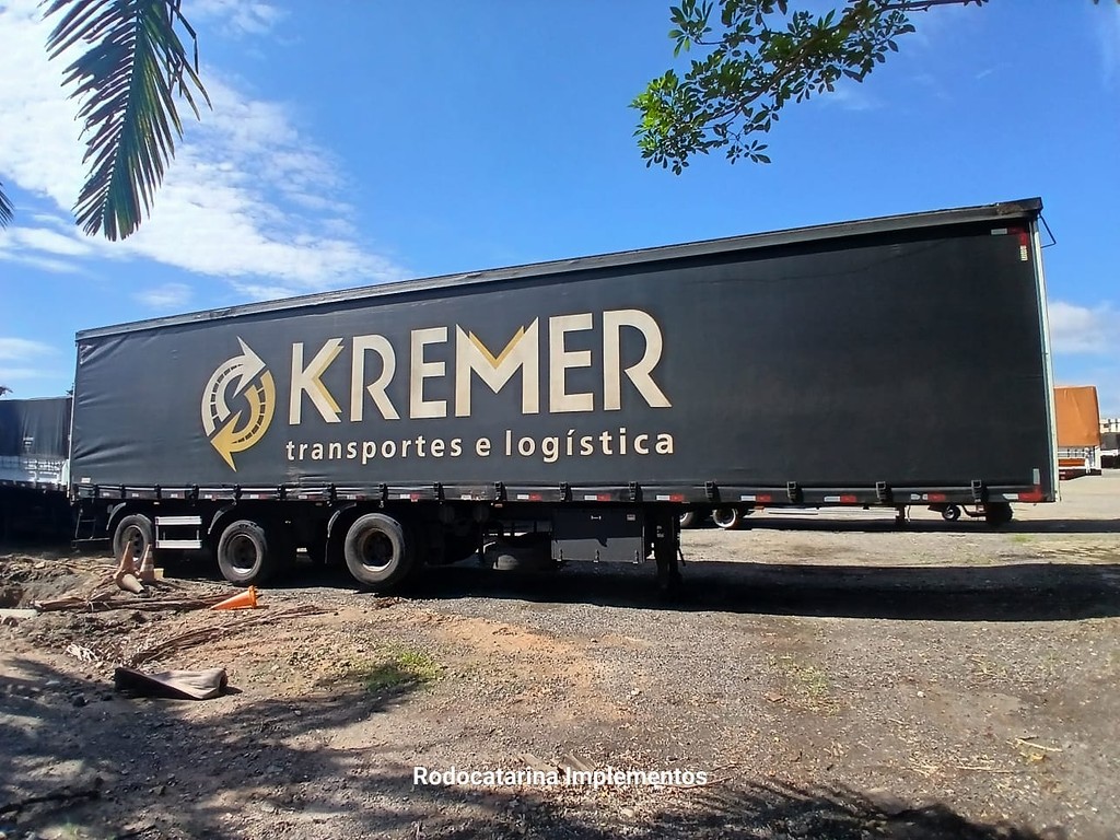 Carreta SEMI-REBOQUE BAU SIDER Facchini ANO 2015 1+1+1 Vanderleia de Rodocatarina Implementos LTDA na Santa Catarina