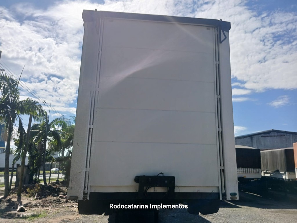 Carreta SEMI-REBOQUE BAU SIDER Facchini ANO 2015 1+1+1 Vanderleia de Rodocatarina Implementos LTDA na Santa Catarina