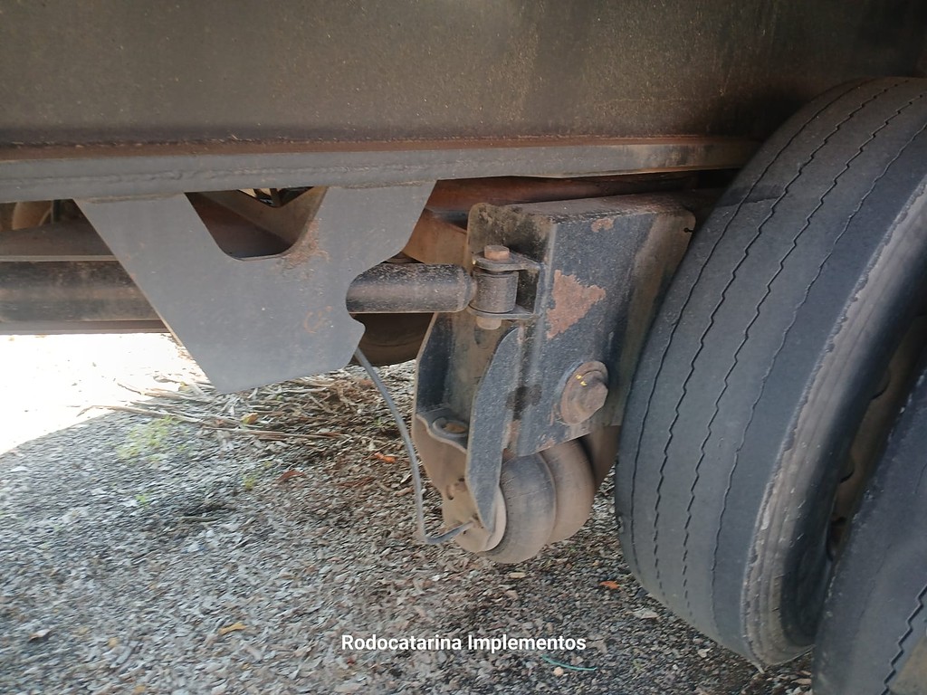 Carreta SEMI-REBOQUE BAU SIDER Facchini ANO 2015 1+1+1 Vanderleia de Rodocatarina Implementos LTDA na Santa Catarina