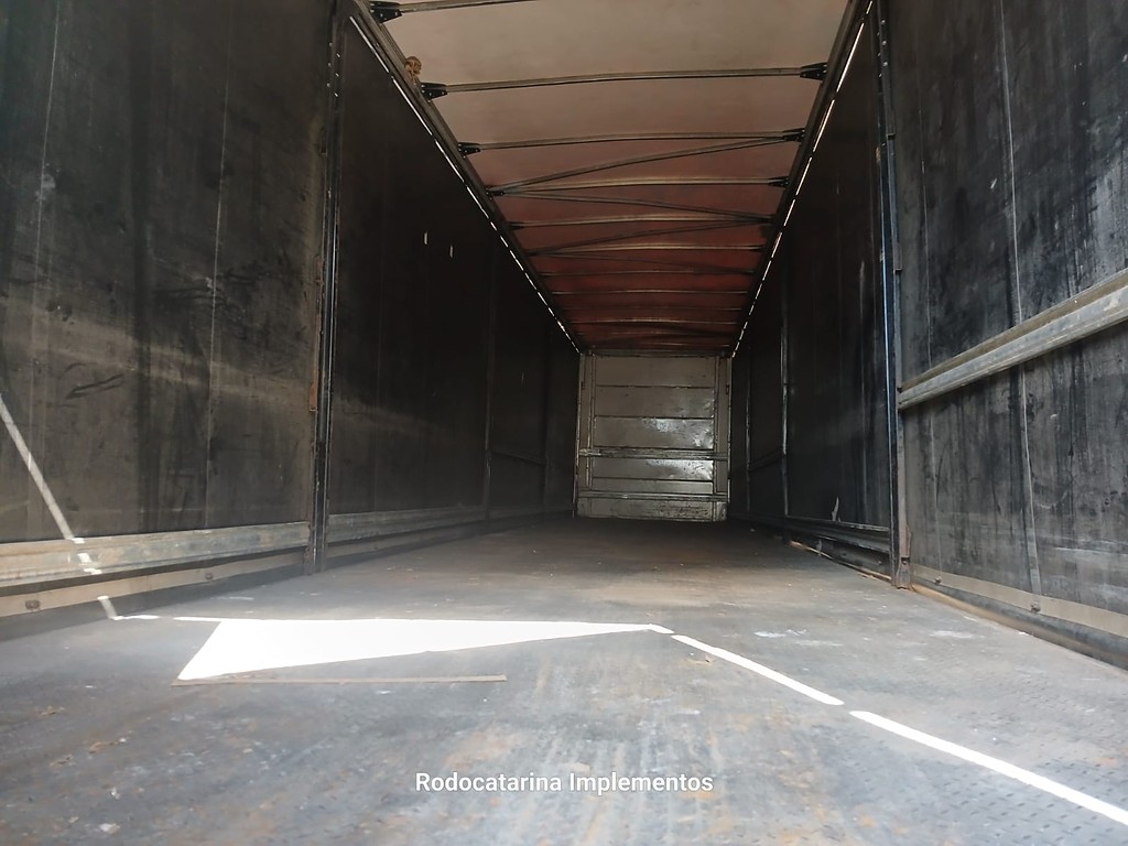 Carreta SEMI-REBOQUE BAU SIDER Facchini ANO 2015 1+1+1 Vanderleia de Rodocatarina Implementos LTDA na Santa Catarina