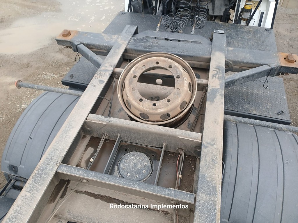 Carreta SEMI-REBOQUE PORTA-CONTAINER Librelato ANO 2020 3 Eixos de Rodocatarina Implementos LTDA na Santa Catarina