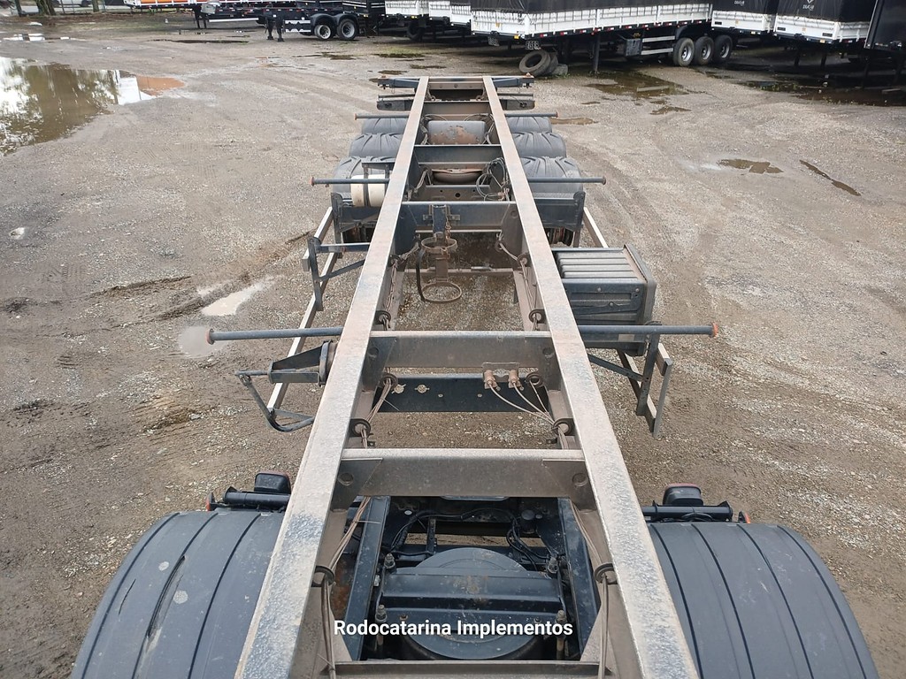 Carreta SEMI-REBOQUE PORTA-CONTAINER Librelato ANO 2020 3 Eixos de Rodocatarina Implementos LTDA na Santa Catarina