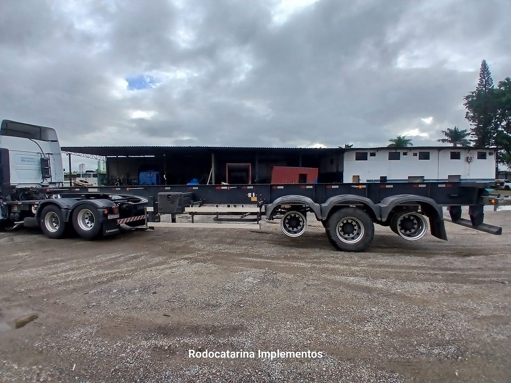 Carreta SEMI-REBOQUE PORTA-CONTAINER Librelato ANO 2020 3 Eixos de Rodocatarina Implementos LTDA na Santa Catarina
