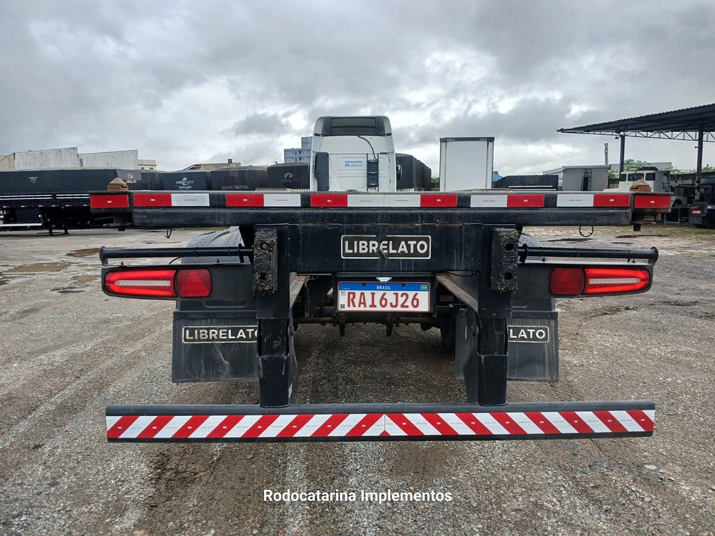 Carreta SEMI-REBOQUE PORTA-CONTAINER Librelato ANO 2020 3 Eixos de Rodocatarina Implementos LTDA na Santa Catarina