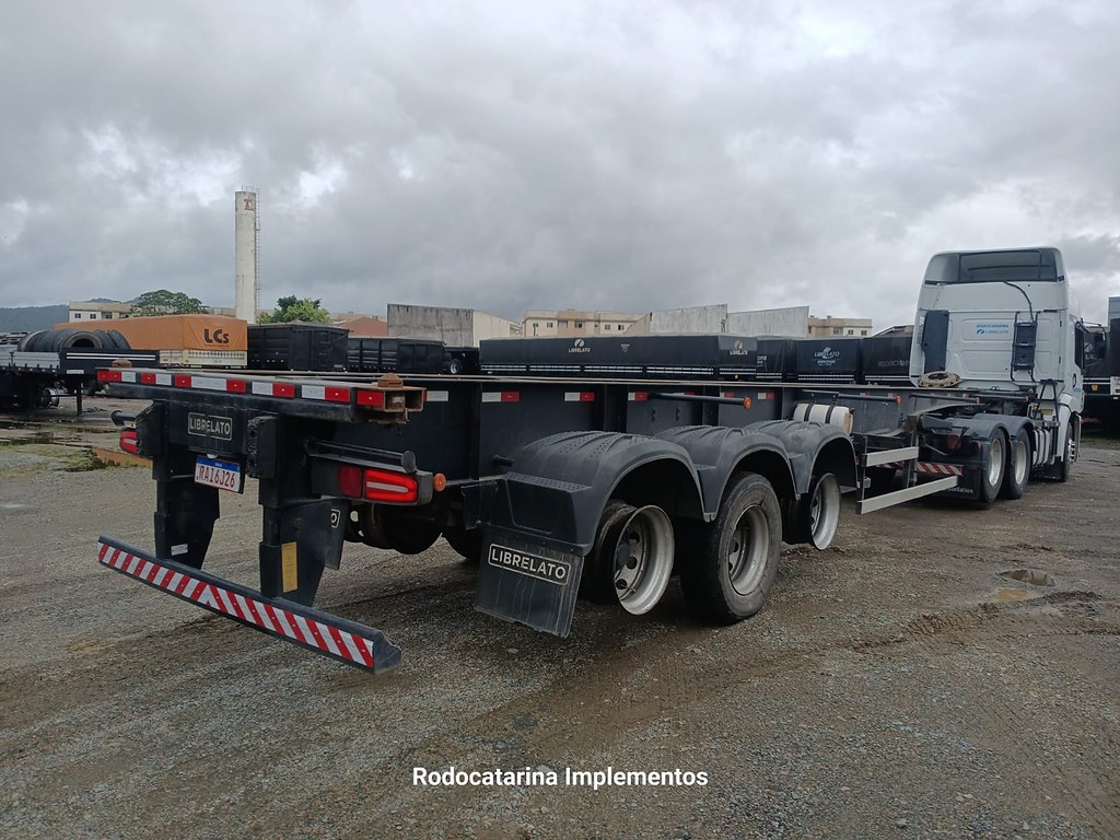Carreta SEMI-REBOQUE PORTA-CONTAINER Librelato ANO 2020 3 Eixos de Rodocatarina Implementos LTDA na Santa Catarina