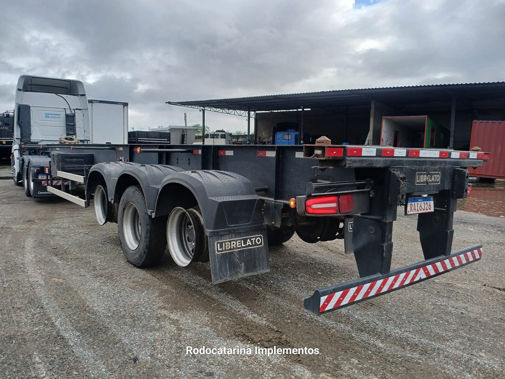 Carreta SEMI-REBOQUE PORTA-CONTAINER Librelato ANO 2020 3 Eixos de Rodocatarina Implementos LTDA na Santa Catarina
