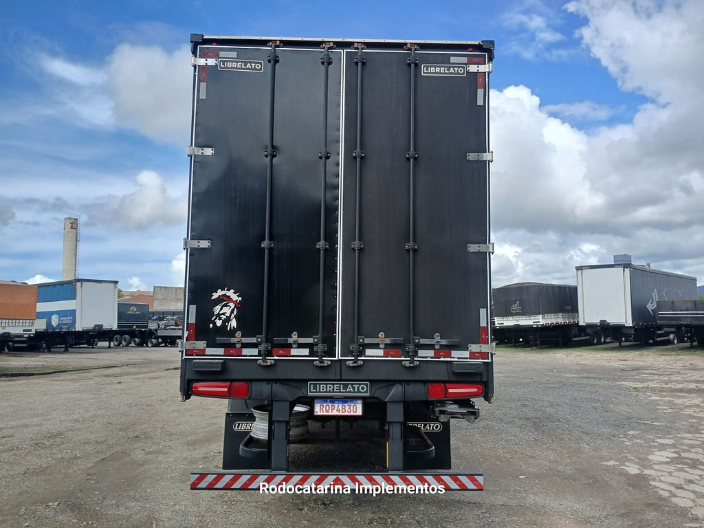 Carreta SEMI-REBOQUE BAU SIDER Librelato ANO 2021 3 Eixos de Rodocatarina Implementos LTDA na Santa Catarina