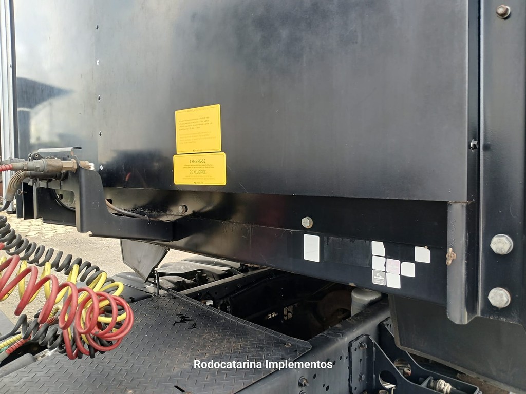 Carreta SEMI-REBOQUE BAU SIDER Librelato ANO 2021 3 Eixos de Rodocatarina Implementos LTDA na Santa Catarina