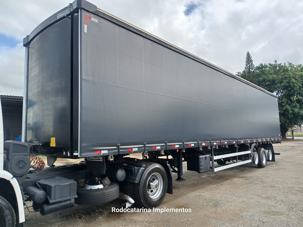 Carreta SEMI-REBOQUE BAU SIDER Librelato ANO 2021 3 Eixos de Rodocatarina Implementos LTDA na Santa Catarina