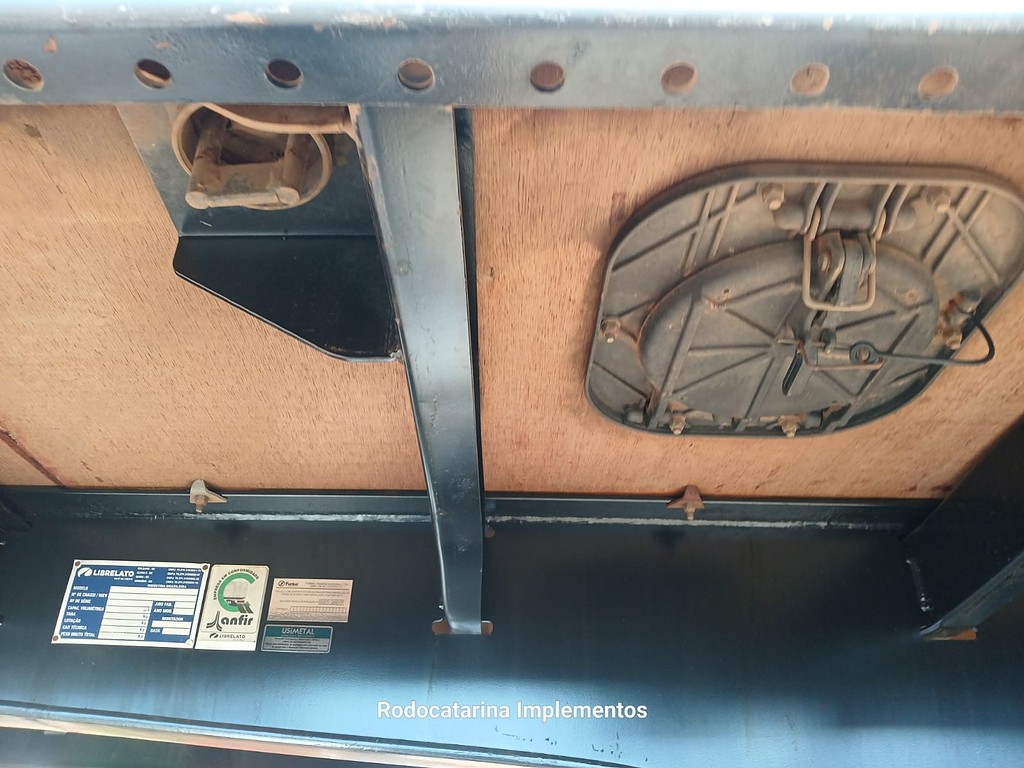 Carreta BITREM GRANELEIRO Librelato ANO 2021 1 Eixo de Rodocatarina Implementos LTDA na Santa Catarina