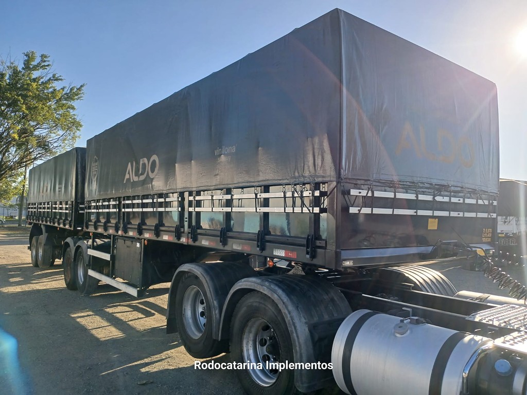 Carreta BITREM GRANELEIRO Librelato ANO 2021 1 Eixo de Rodocatarina Implementos LTDA na Santa Catarina