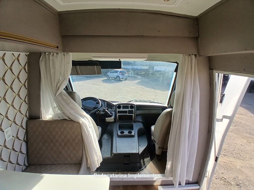 Caminhão AGRALE 8500 CD Motorhome ANO 2006 de Rodocatarina Implementos LTDA na Santa Catarina