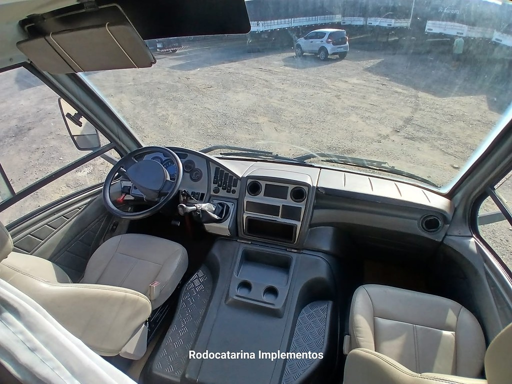 Caminhão AGRALE 8500 CD Motorhome ANO 2006 de Rodocatarina Implementos LTDA na Santa Catarina