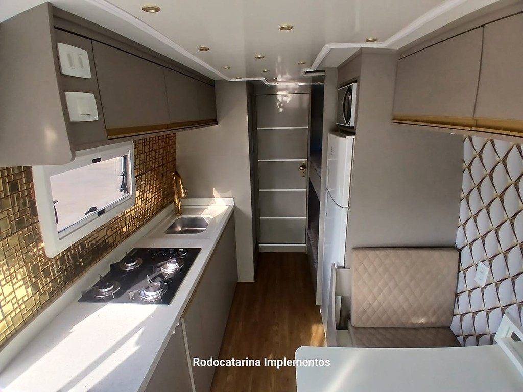 Caminhão AGRALE 8500 CD Motorhome ANO 2006 de Rodocatarina Implementos LTDA na Santa Catarina