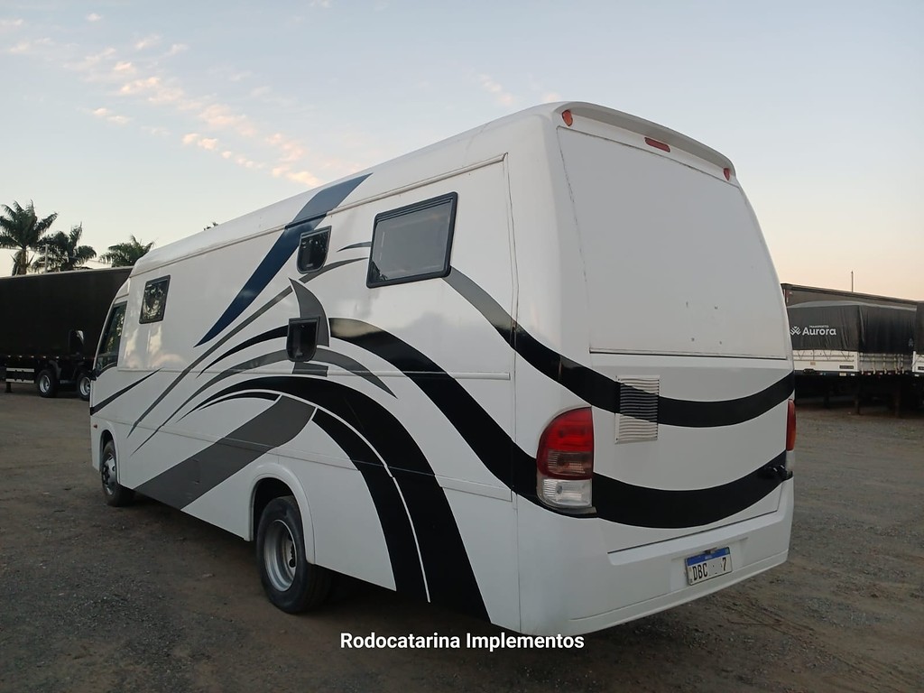 Caminhão AGRALE 8500 CD Motorhome ANO 2006 de Rodocatarina Implementos LTDA na Santa Catarina