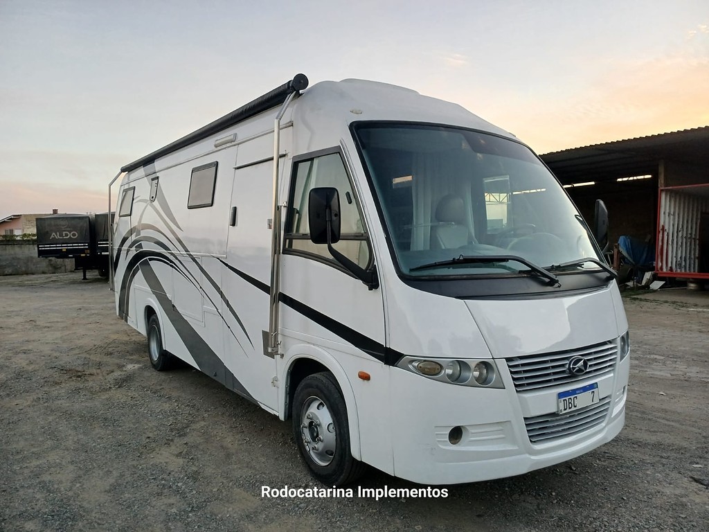 Caminhão AGRALE 8500 CD Motorhome ANO 2006 de Rodocatarina Implementos LTDA na Santa Catarina