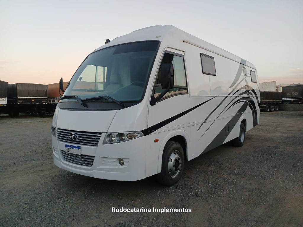 Caminhão AGRALE 8500 CD Motorhome ANO 2006 de Rodocatarina Implementos LTDA na Santa Catarina