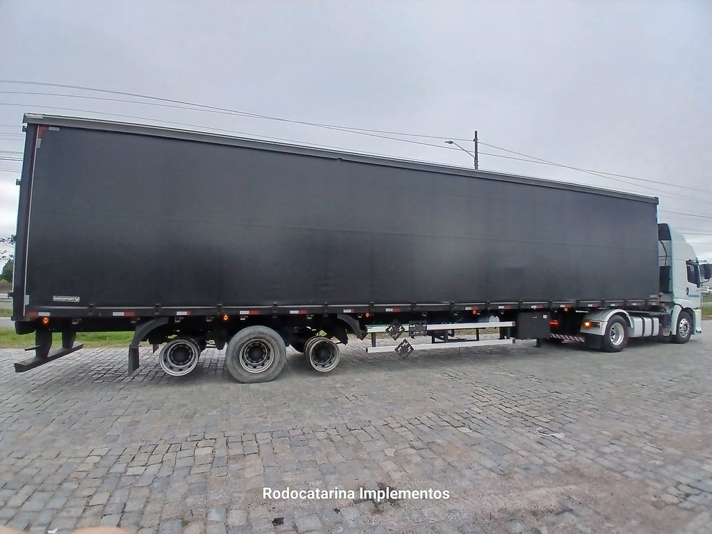 Carreta SEMI-REBOQUE BAU SIDER Rodofort ANO 2024 3 Eixos de Rodocatarina Implementos LTDA na Santa Catarina