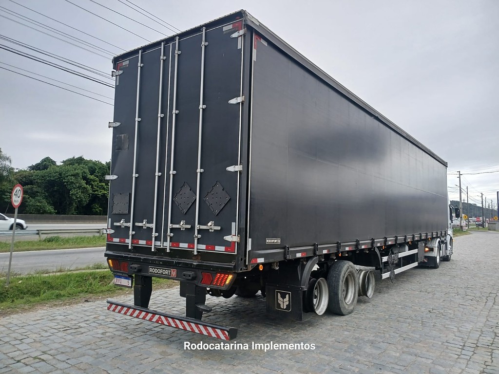 Carreta SEMI-REBOQUE BAU SIDER Rodofort ANO 2024 3 Eixos de Rodocatarina Implementos LTDA na Santa Catarina