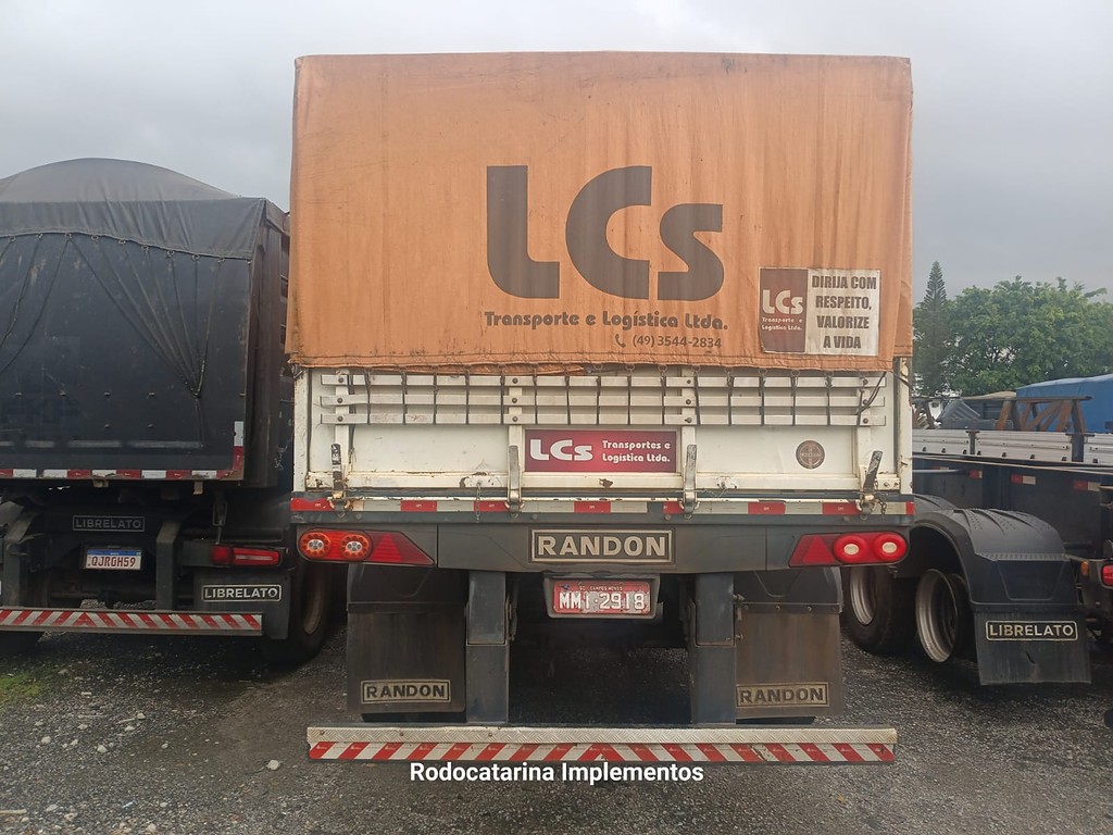 Carreta SEMI-REBOQUE GRANELEIRO Randon ANO 2015 1+1+1 Vanderleia de Rodocatarina Implementos LTDA na Santa Catarina