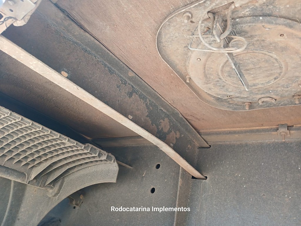 Carreta SEMI-REBOQUE GRANELEIRO Randon ANO 2015 1+1+1 Vanderleia de Rodocatarina Implementos LTDA na Santa Catarina