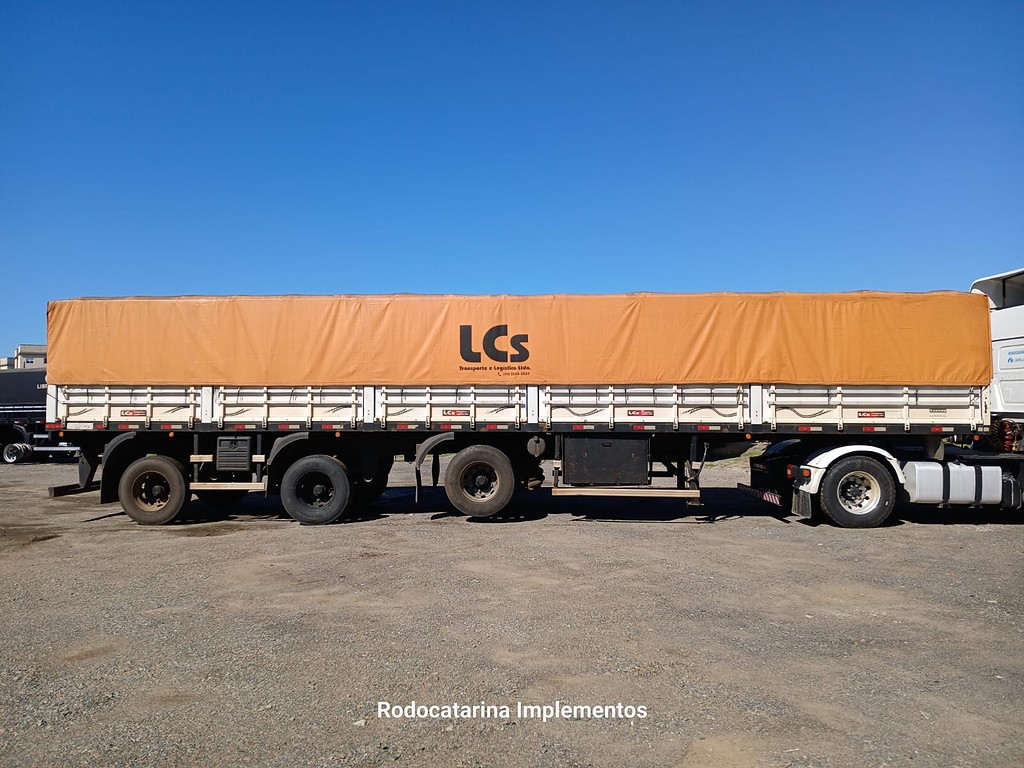 Carreta SEMI-REBOQUE GRANELEIRO Randon ANO 2015 1+1+1 Vanderleia de Rodocatarina Implementos LTDA na Santa Catarina