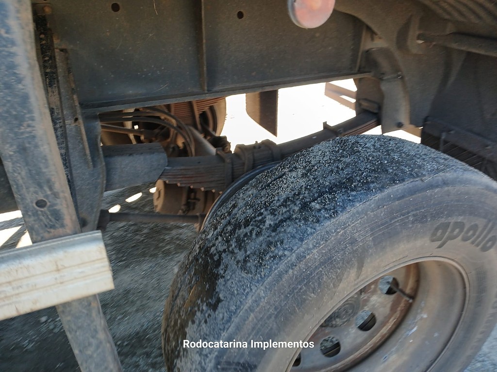 Carreta SEMI-REBOQUE GRANELEIRO Randon ANO 2015 1+1+1 Vanderleia de Rodocatarina Implementos LTDA na Santa Catarina
