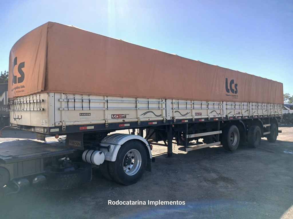 Carreta SEMI-REBOQUE GRANELEIRO Randon ANO 2015 1+1+1 Vanderleia de Rodocatarina Implementos LTDA na Santa Catarina