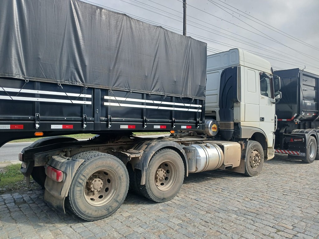 Caminhão DAF XF 530 Cavalo Mecânico ANO 2021 de Rodocatarina Implementos LTDA na Santa Catarina