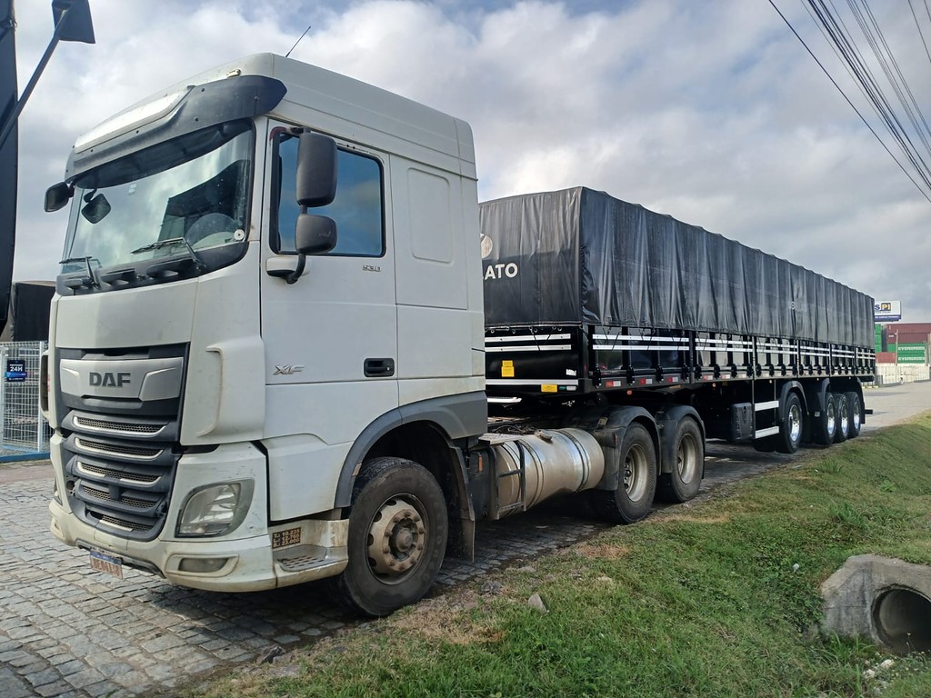 Caminhão DAF XF 530 Cavalo Mecânico ANO 2021 de Rodocatarina Implementos LTDA na Santa Catarina